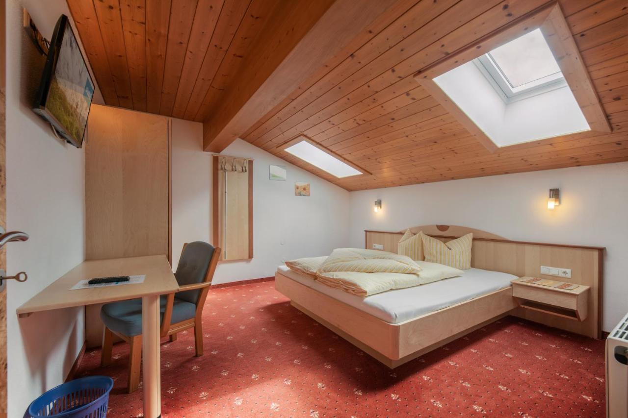 Haus Rosmarie Apartamento Neustift im Stubaital Exterior foto
