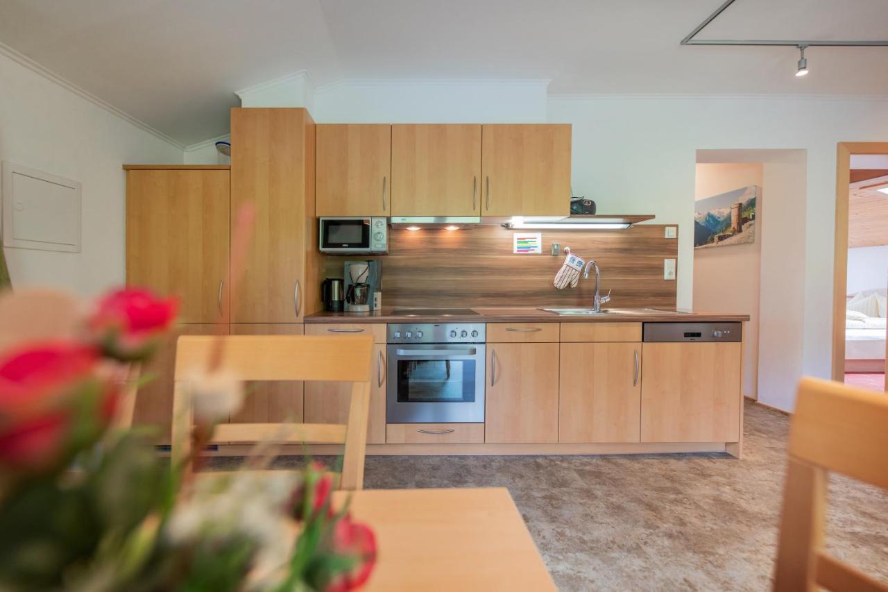 Haus Rosmarie Apartamento Neustift im Stubaital Exterior foto