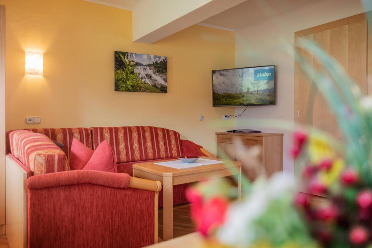 Haus Rosmarie Apartamento Neustift im Stubaital Exterior foto