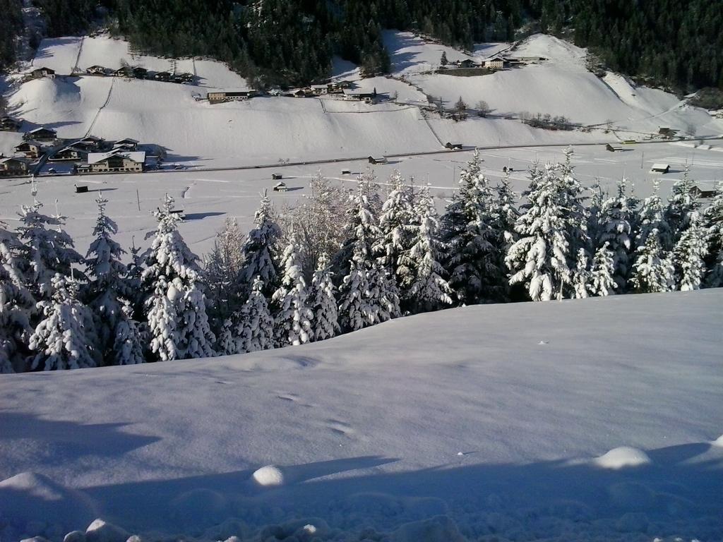 Haus Rosmarie Apartamento Neustift im Stubaital Exterior foto